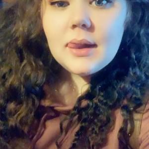 Meet your Posher, Lydia ellen